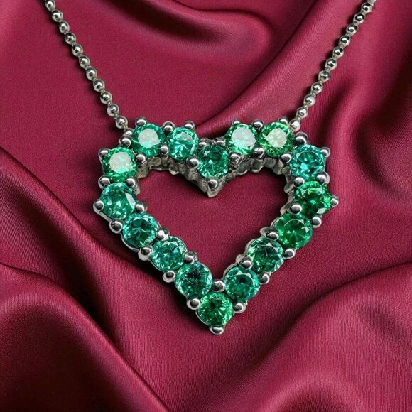 Natural Emerald Necklace in 14K White Gold - 15" VINTAGE Open Heart Pendant 3.4g - Picture 15 of 16